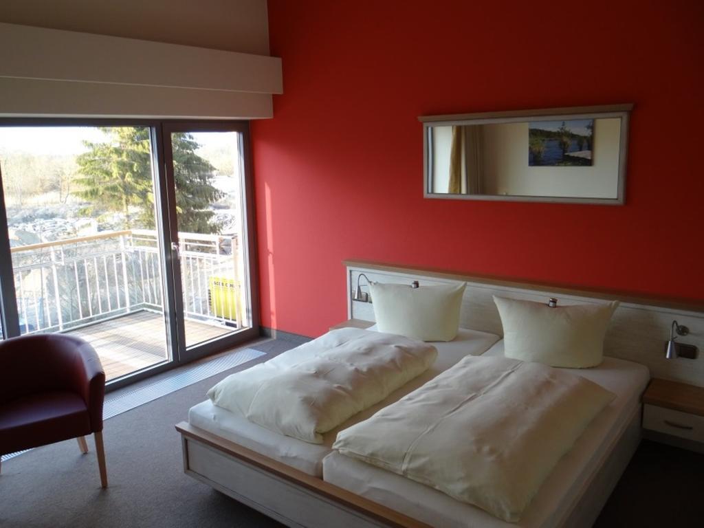 Hotel Und Restaurant Am Peenetal Liepen  Quarto foto