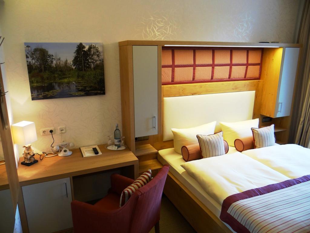 Hotel Und Restaurant Am Peenetal Liepen  Quarto foto